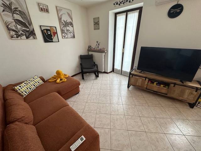 Appartamento a Borgomanero in Vicolo Caneto - Foto 5