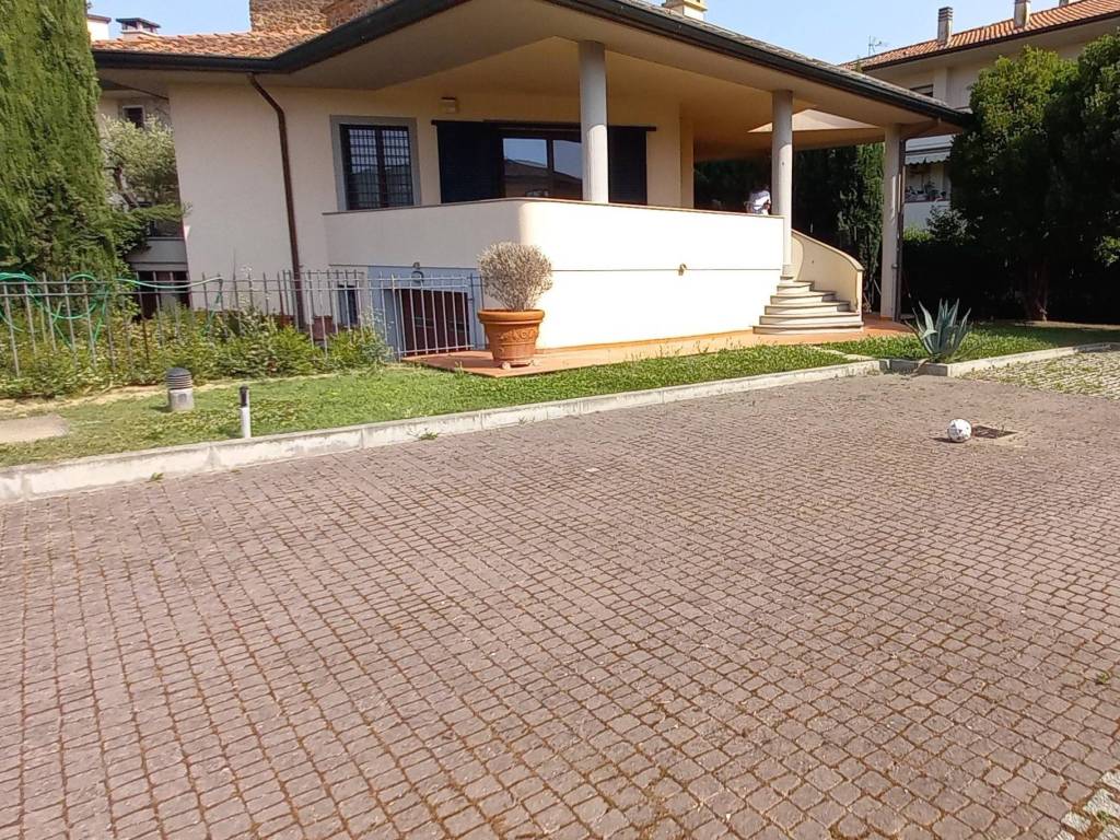 Villetta a schiera a Poggio a caiano in Via Ardengo Soffici - Foto 2