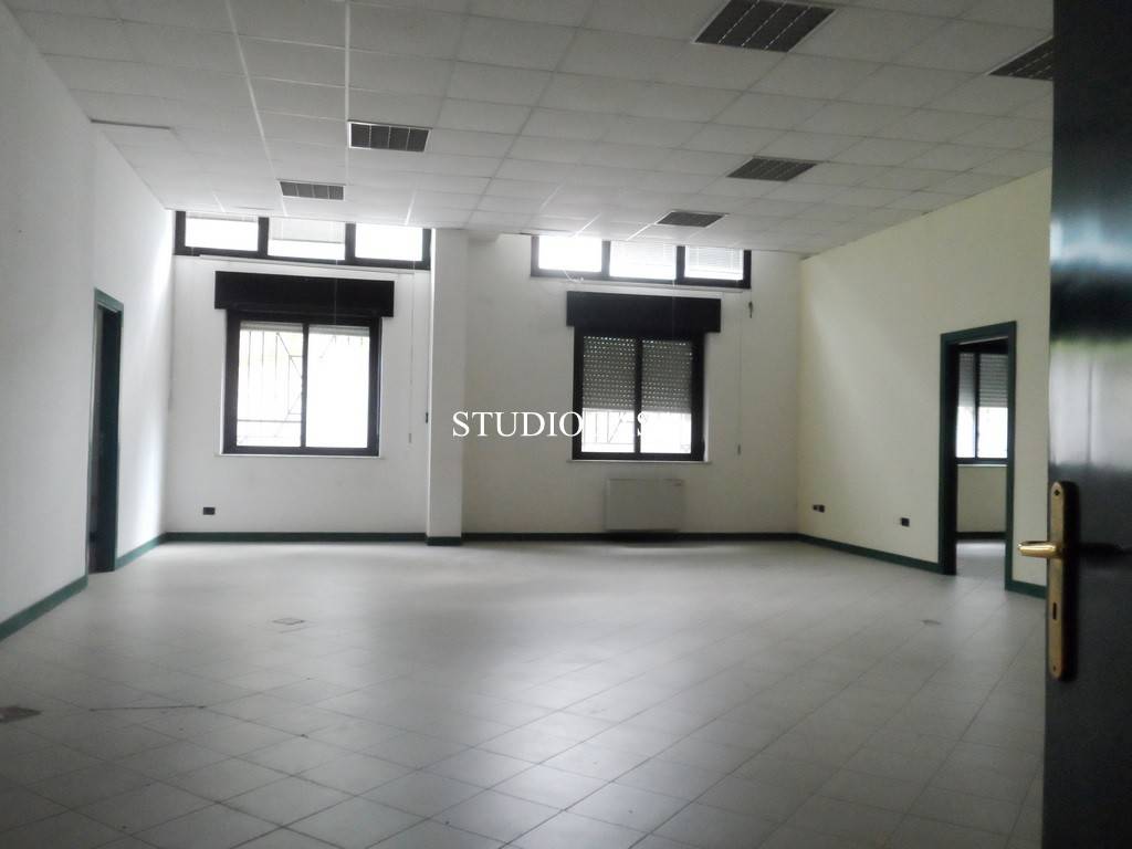 Palazzo / stabile a Caserta - Foto 4