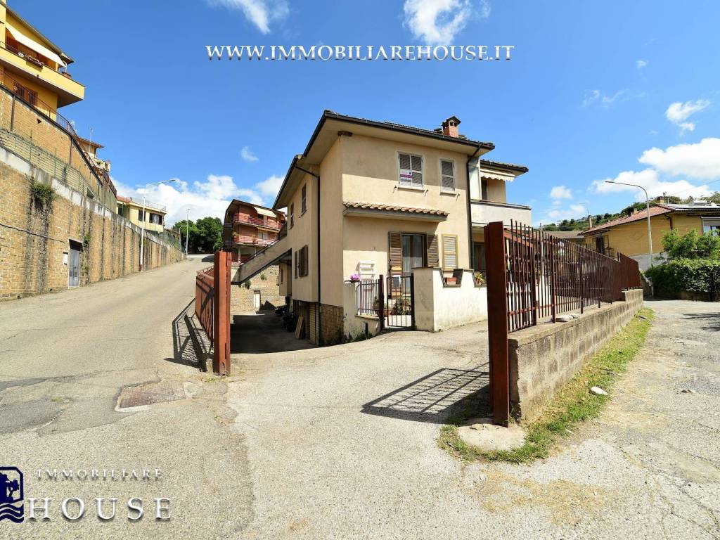 Appartamento a Bolsena in Via della Rena, 24 - Foto 2