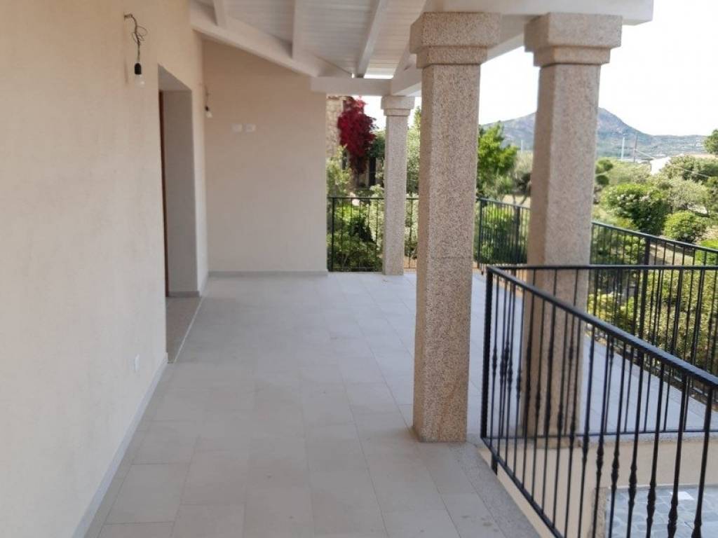 Villa a Loiri porto san paolo in Via Tiziano - Foto 4