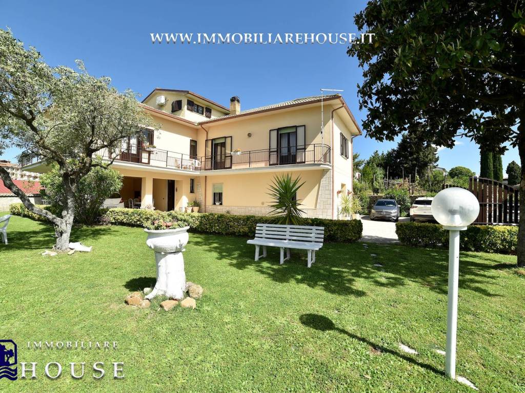 Villa a Gradoli in Via Roma, 33 - Foto 3