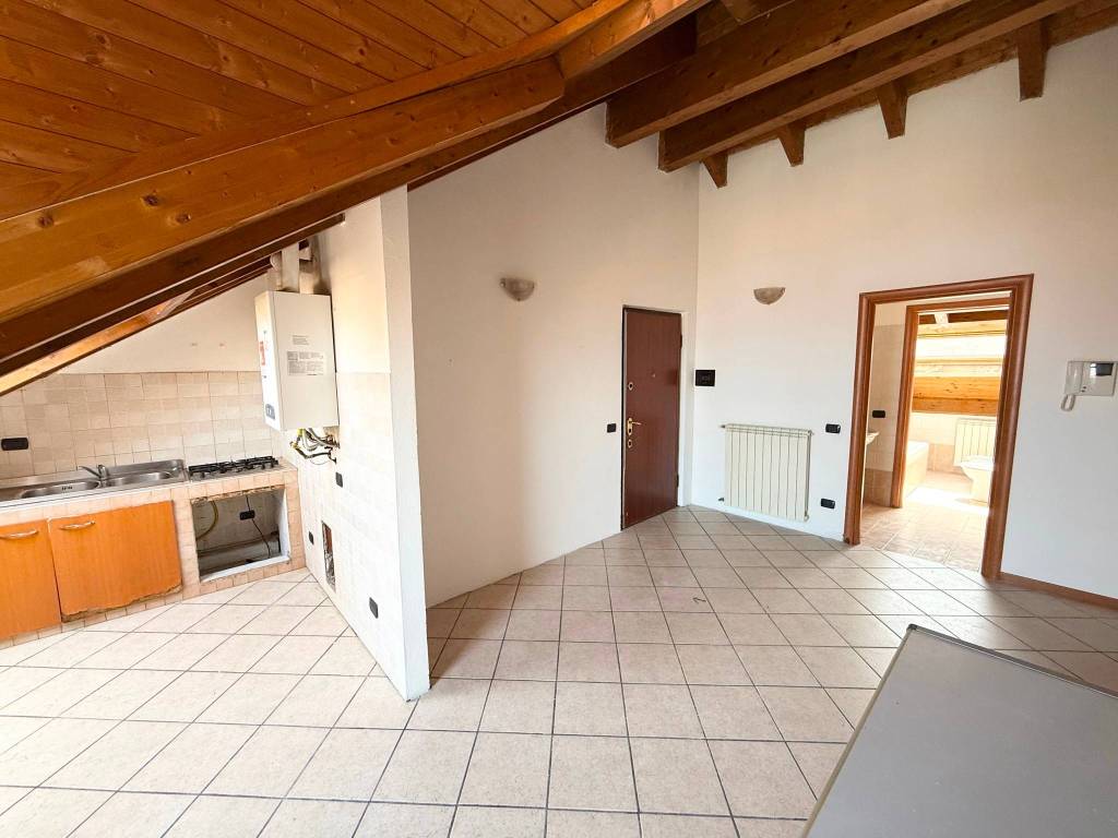 Appartamento a Uboldo in Via Magenta, 21 - Foto 2