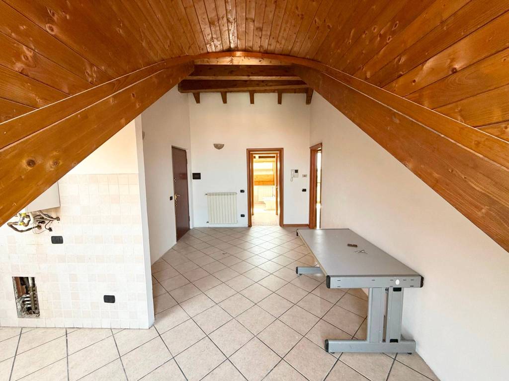 Appartamento a Uboldo in Via Magenta, 21 - Foto 4