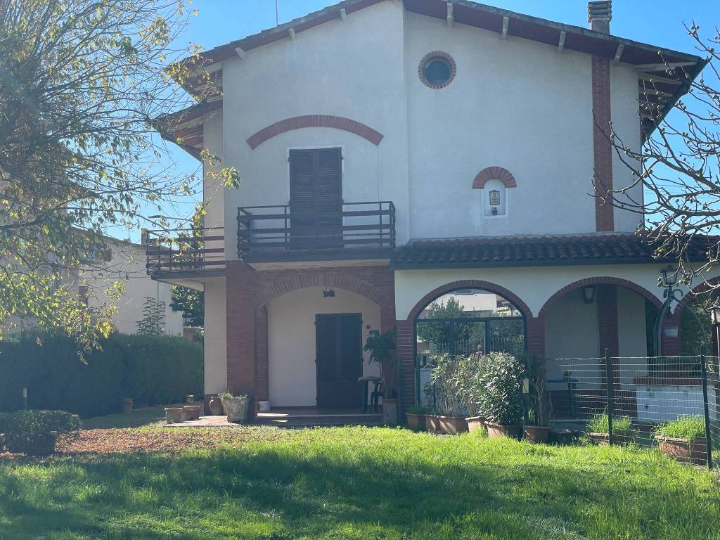 Villa a Marciano della chiana in Via Giacomo Leopardi - Foto 4