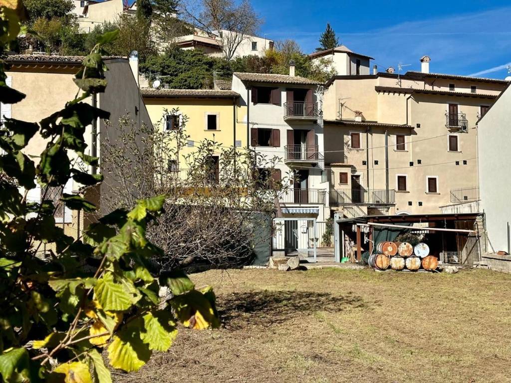 Casa indipendente a Caporciano in Via del Peschione, 10 - Foto 2