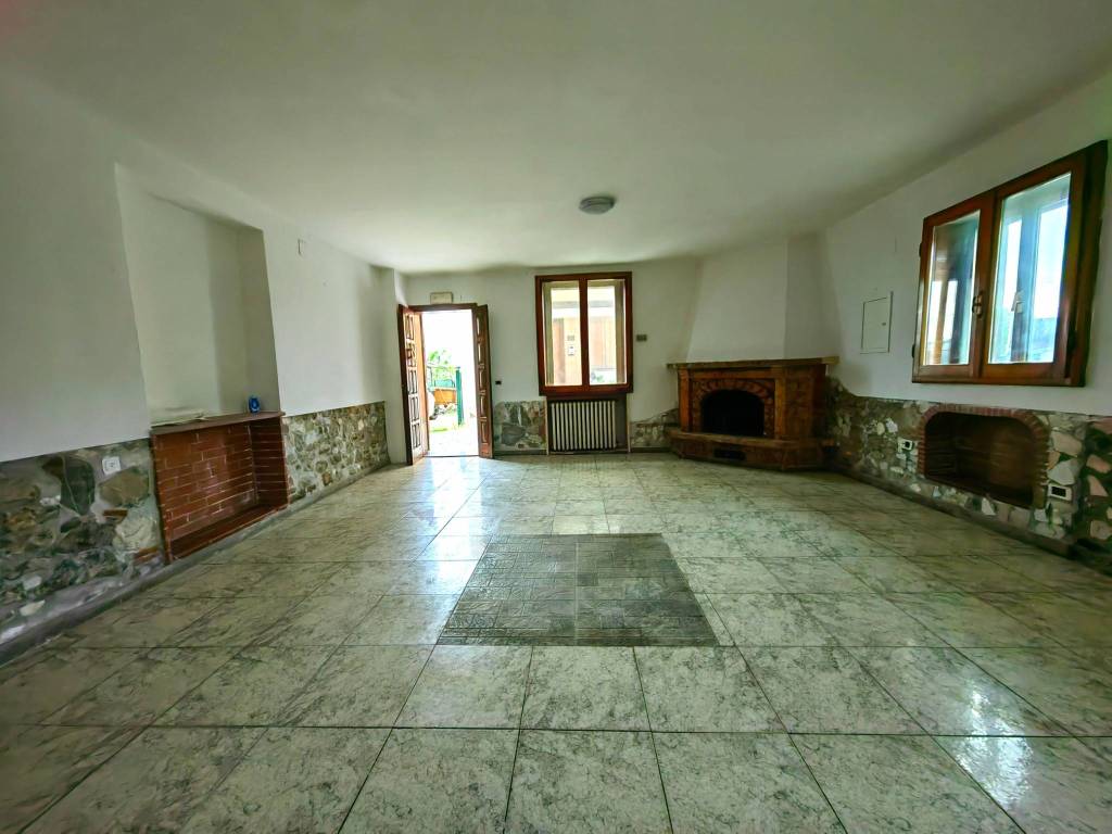 Casa indipendente a Carmignano in Via Statale, 260 - Foto 2