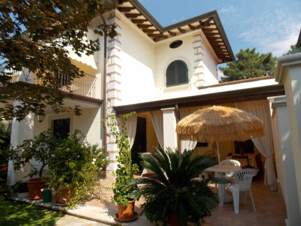 Villa a Forte dei marmi in via canova - Foto 2