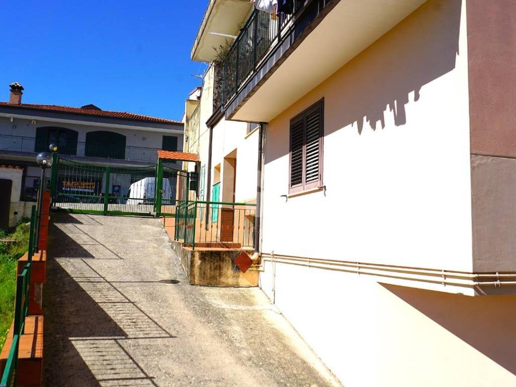 Appartamento a Montecorvino rovella in Via Ponte Mileo, 193 - Foto 2