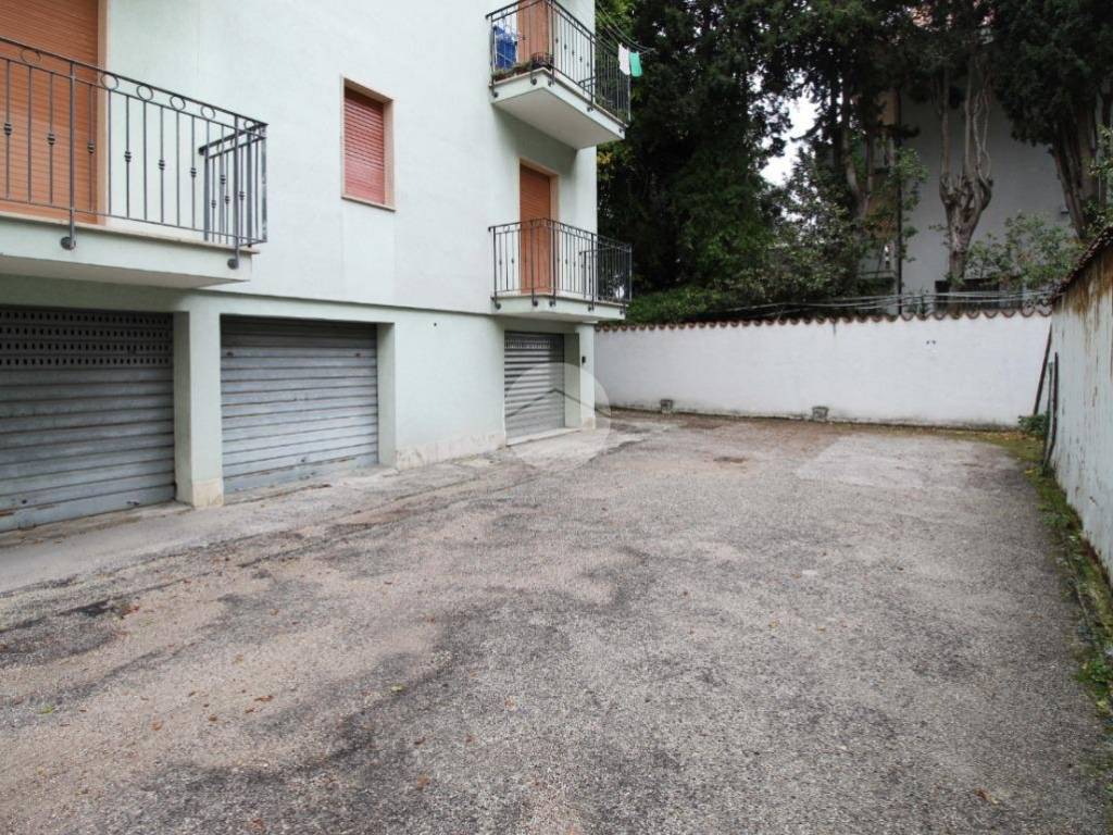 Box / garage a San benedetto del tronto in Via dei Laureati, 37 - Foto 2