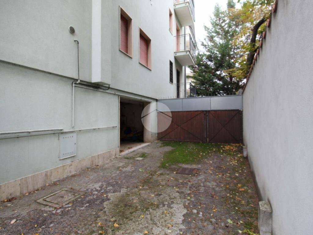 Box / garage a San benedetto del tronto in Via dei Laureati, 37 - Foto 3
