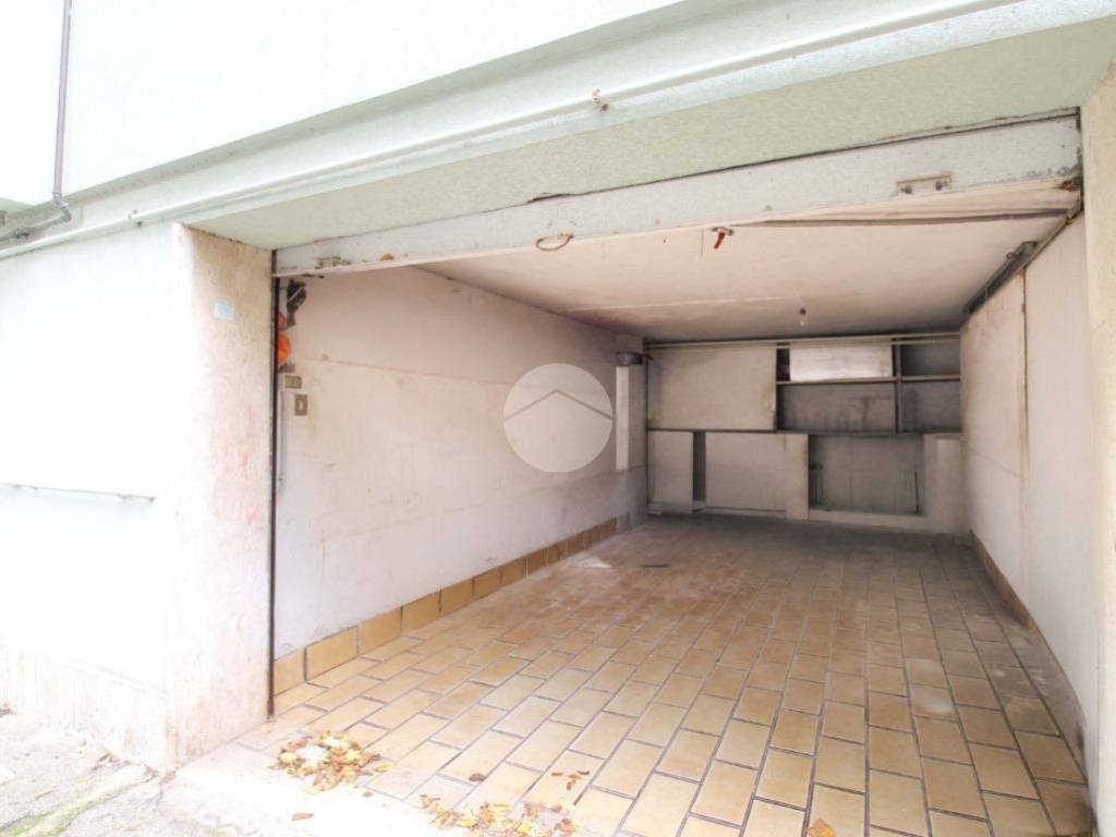 Box / garage a San benedetto del tronto in Via dei Laureati, 37 - Foto 4