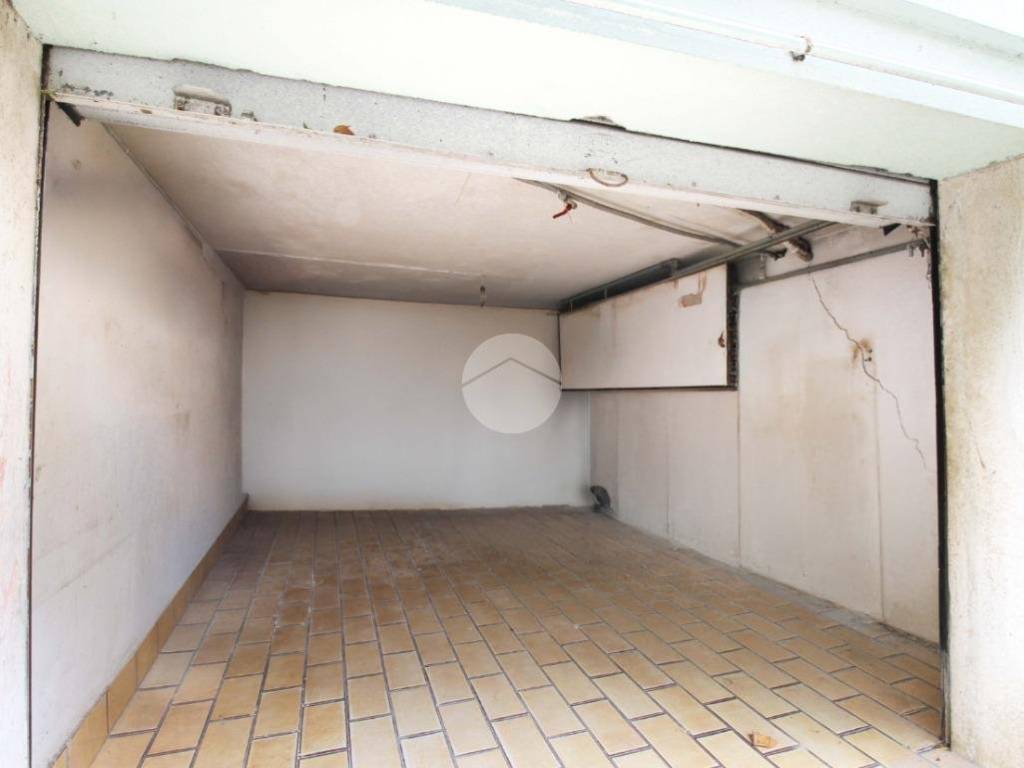 Box / garage a San benedetto del tronto in Via dei Laureati, 37 - Foto 5