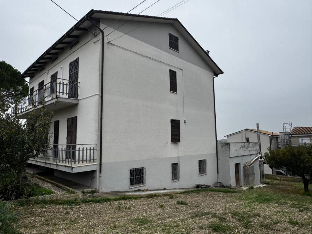 Villa a Castelbellino in Via Bruno Buozzi - Foto 2