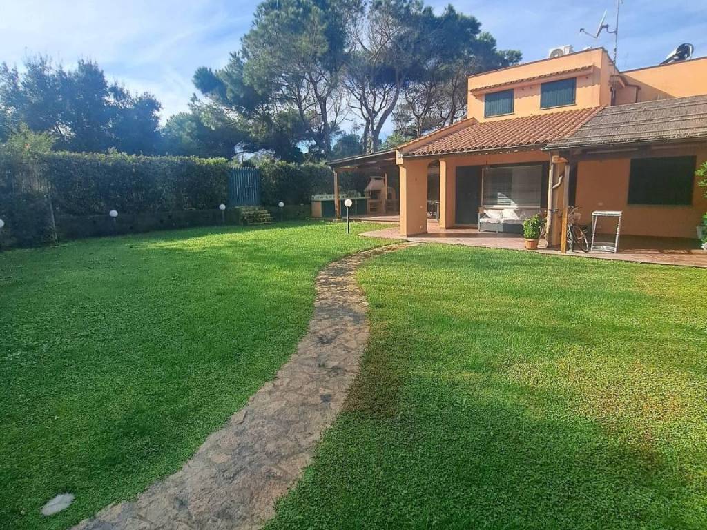Villetta a schiera a Montalto di castro in Strada del Casalaccio - Foto 3