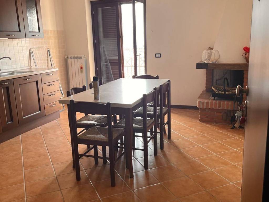 Appartamento a Castel san vincenzo in Via Colle - Foto 2