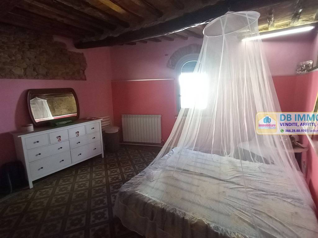 Casa indipendente a Montevarchi in Via Poggio Bracciolini, 10 - Foto 3