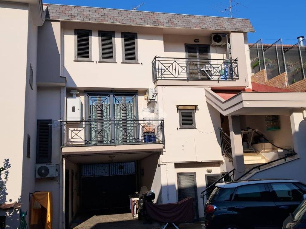 Casa indipendente a Villa di briano in VIA LEOPOLDO SANTAGATA - Foto 2
