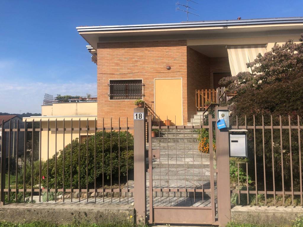 Appartamento a Castiglione olona in Via Michelangelo Buonarroti, 18 - Foto 2