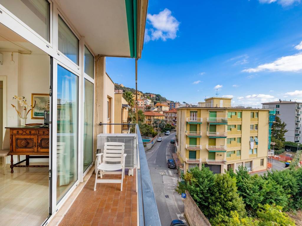 Appartamento a Finale ligure in Via delle Azalee, 3 - Foto 3