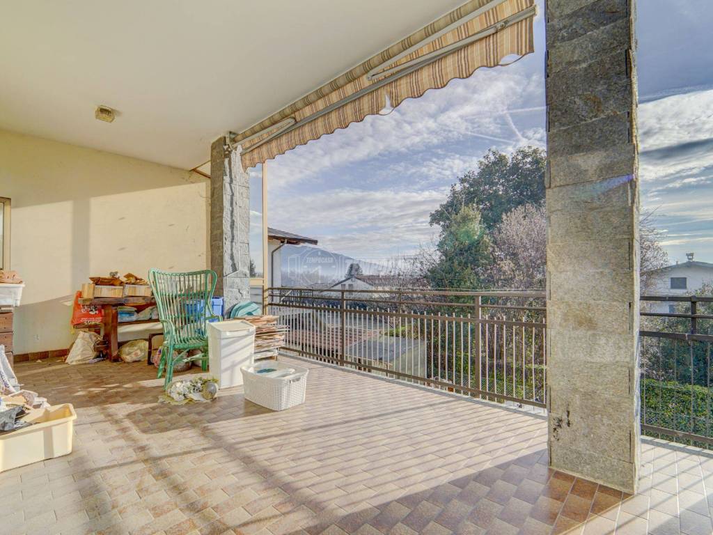 Villa a Brebbia in Via M. Buonarroti - Foto 2