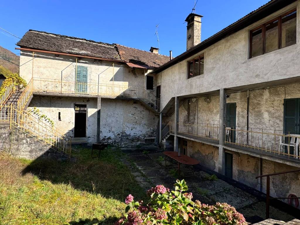 Casa indipendente a Calasca-castiglione in Località Gurva, 10 - Foto 2