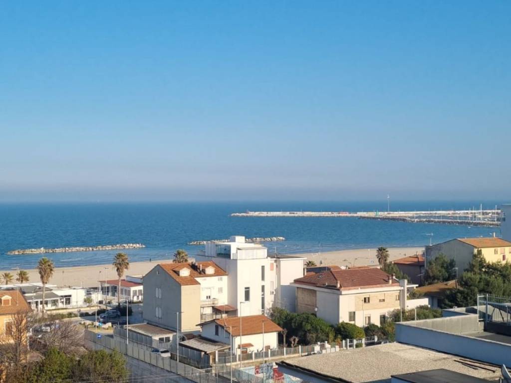 Attico / mansarda a Civitanova marche in Via Bartolomeo Colleoni - Foto 3