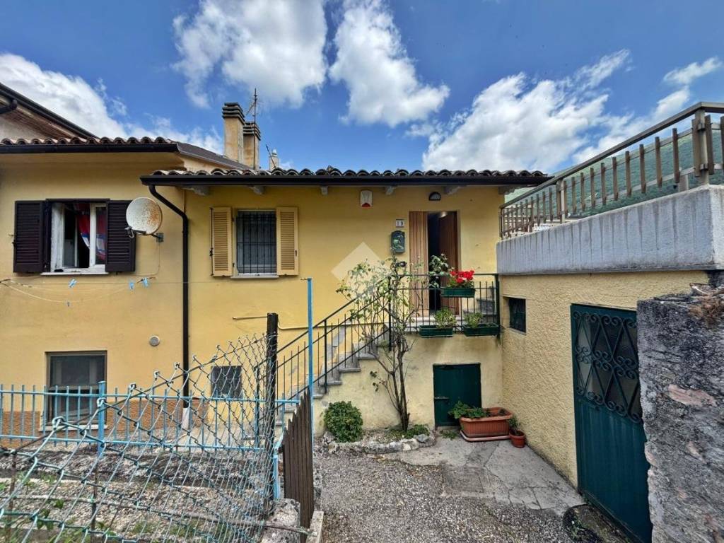 Appartamento a Gualdo tadino in Via della Pineta, 19 - Foto 2