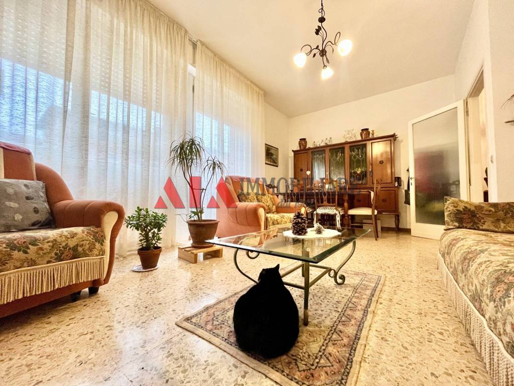 Appartamento a Pontedera in Viale Italia - Foto 2