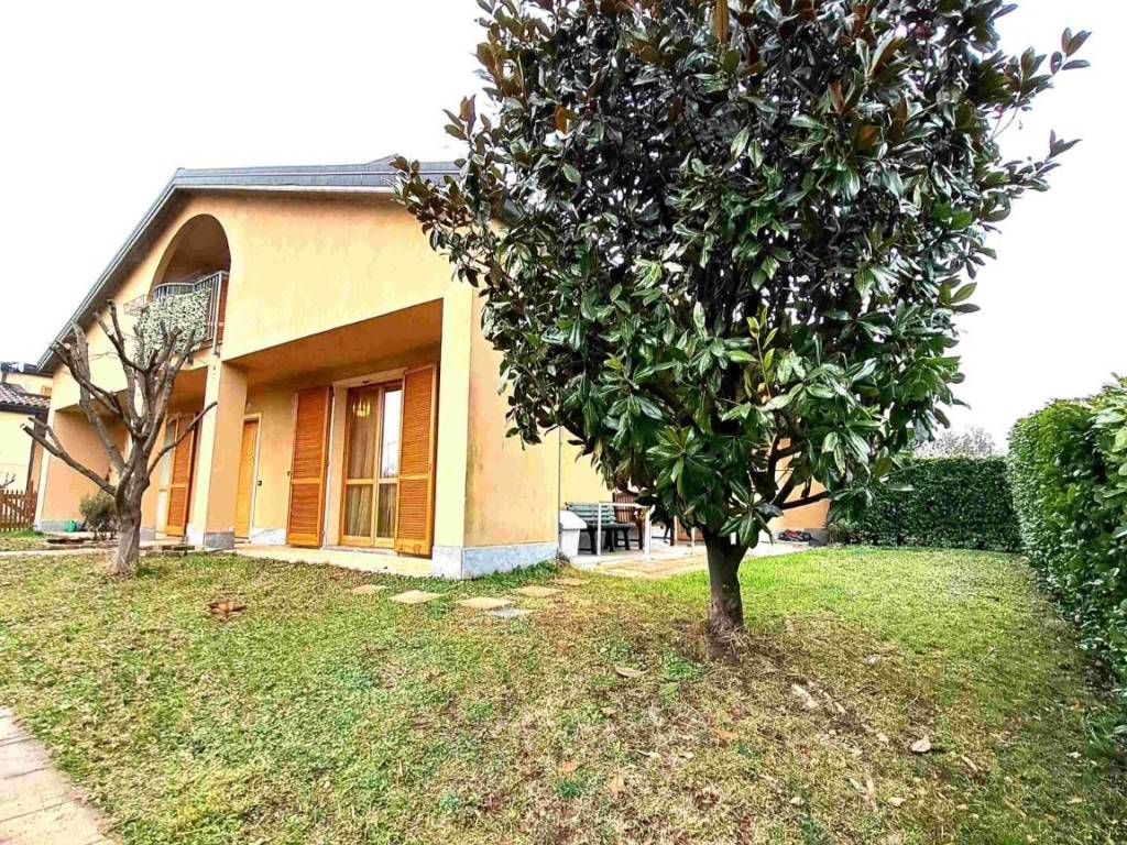 Palazzo / stabile a Azzate in Via Molinello, 18 - Foto 3