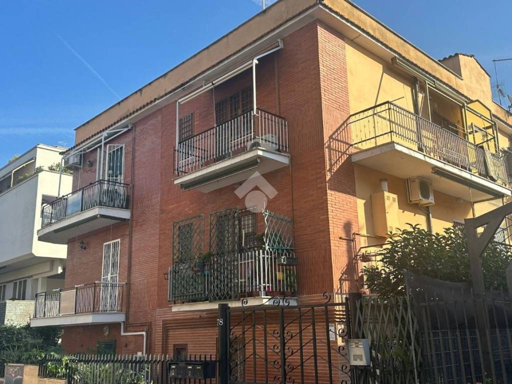 Appartamento a Roma in Via Dei Motoristi, 78 - Foto 1