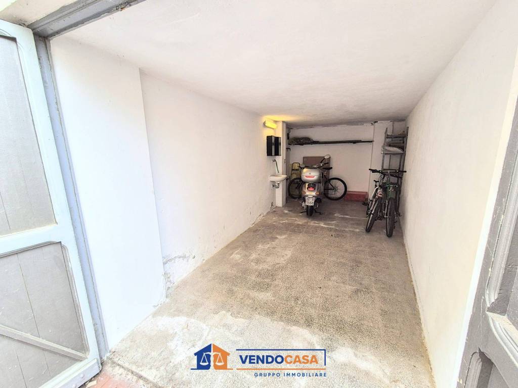Box / garage a Finale ligure in Via del Sagittario - Foto 3