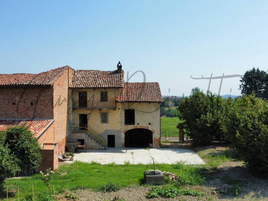 Casa indipendente a Govone in Via Crocco, 24 - Foto 3