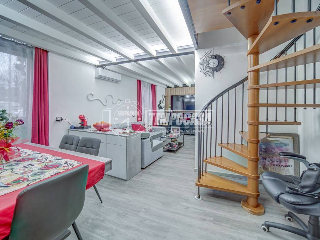 Appartamento a Somma lombardo in Via I. Bianco 12 - Foto 5