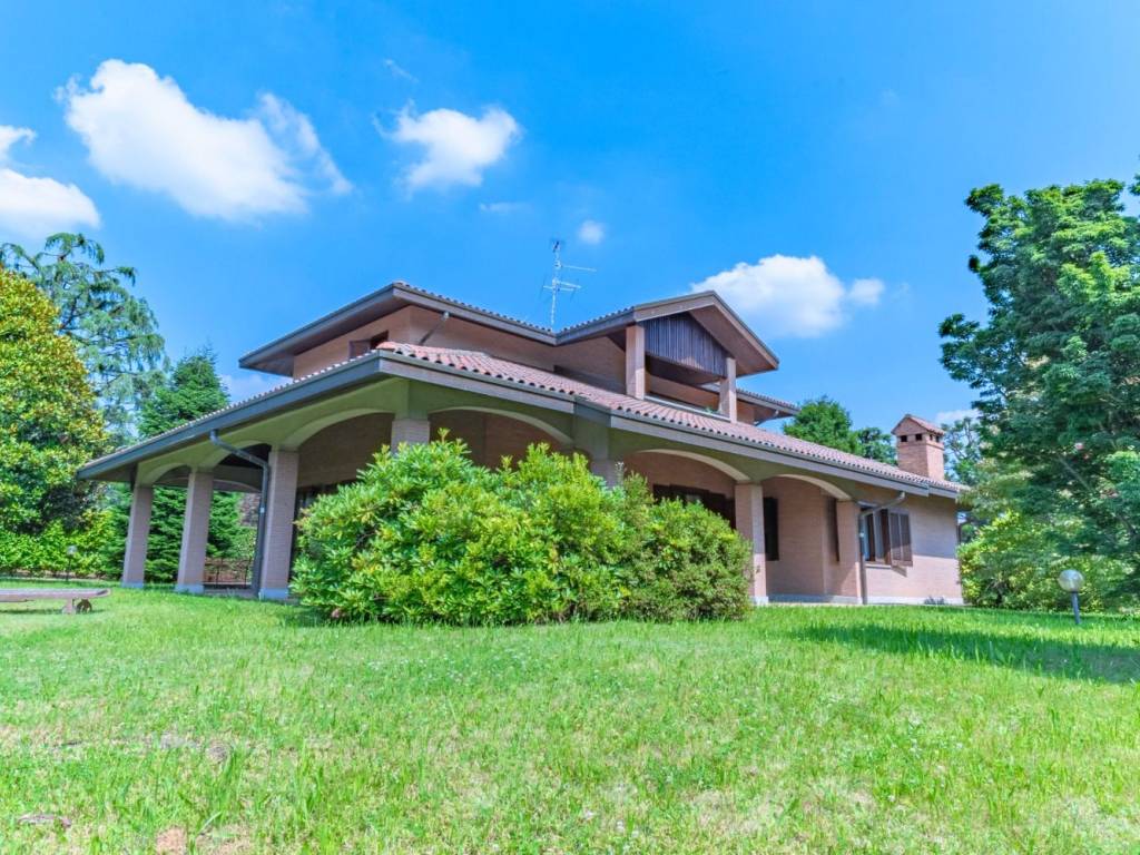 Villa a Tradate in Via Felice Broggi - Foto 3