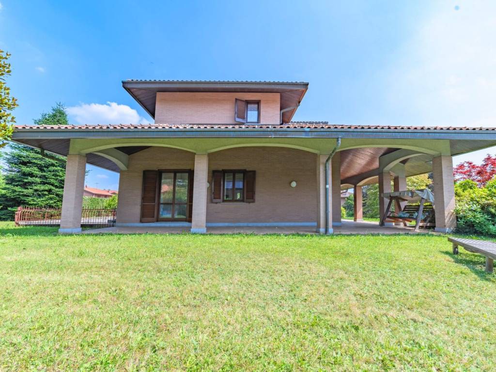 Villa a Tradate in Via Felice Broggi - Foto 4