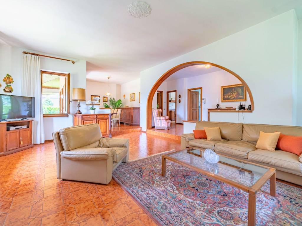 Villa a Tradate in Via Felice Broggi - Foto 5