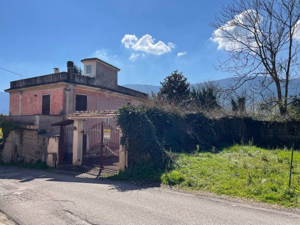 Villa a Ceccano in Via Due Cone - Foto 2
