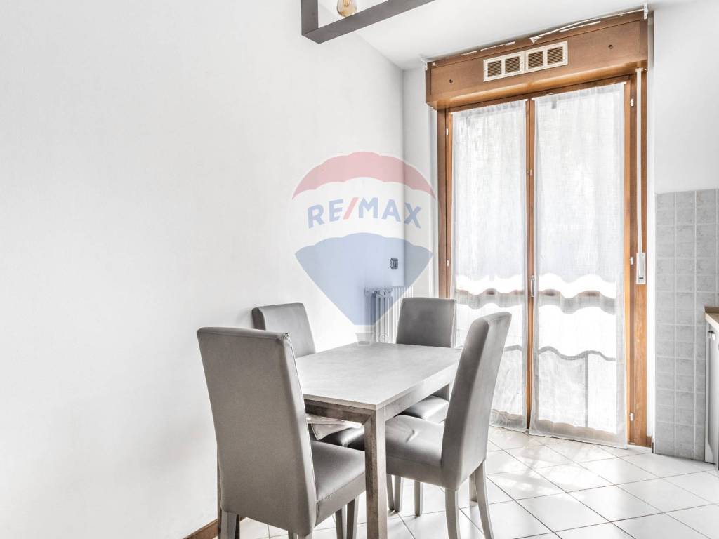 Appartamento a Cardano al campo in Via Cadore, 26 - Foto 4