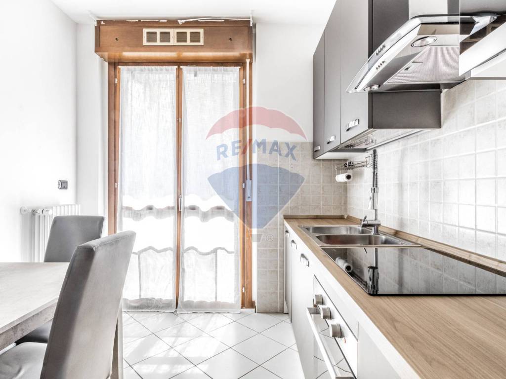 Appartamento a Cardano al campo in Via Cadore, 26 - Foto 5