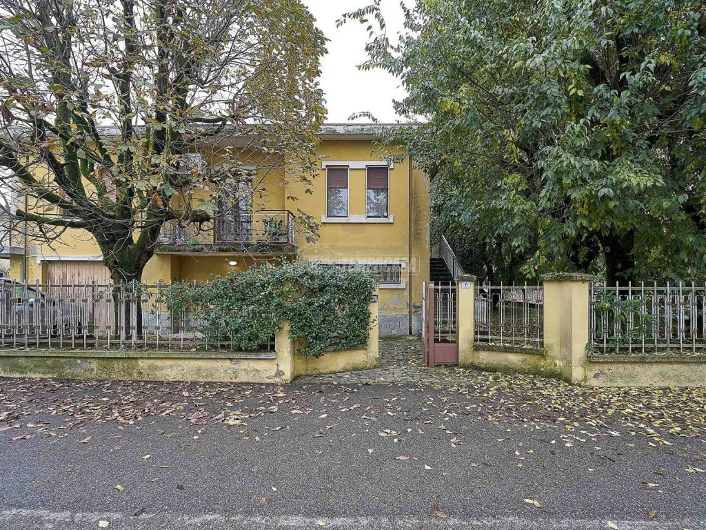Villa a Monticelli d'ongina in Via Giacomo Puccini - Foto 2