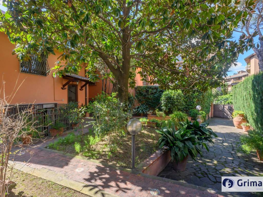 Villa a Roma in Via Pomponia Grecina - Foto 3