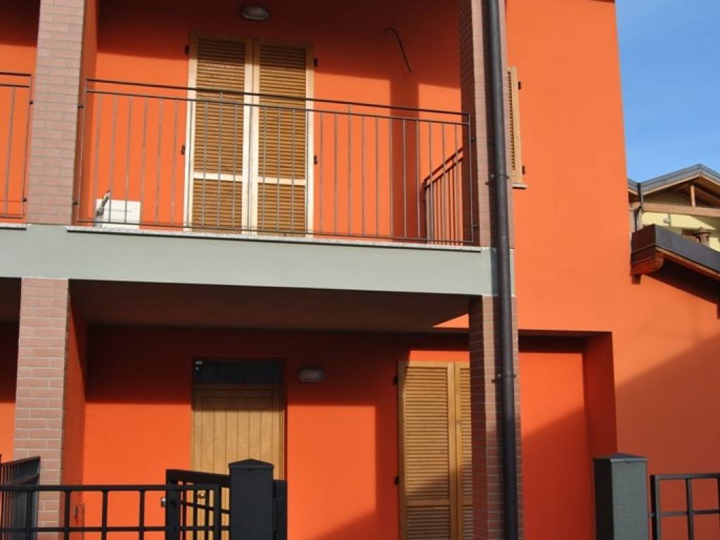 Villetta a schiera a Tradate in Via Publio Virgilio Marone, 2 - Foto 2