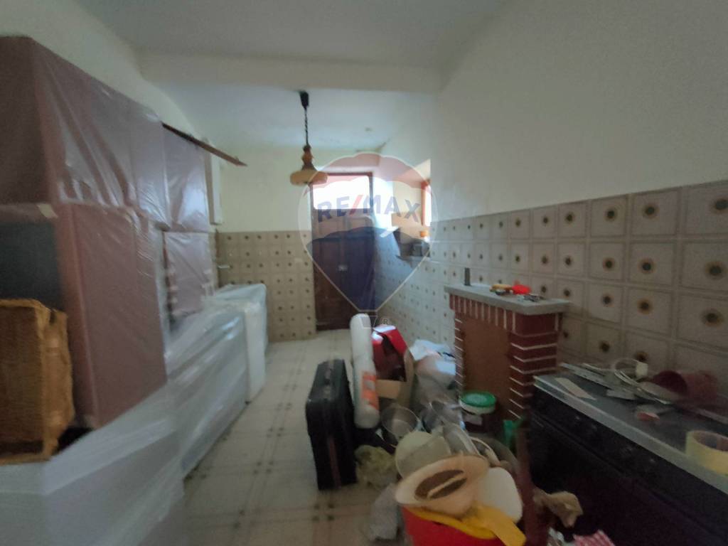 Casa indipendente a Prata d'ansidonia in piazza del plebiscito - Foto 4