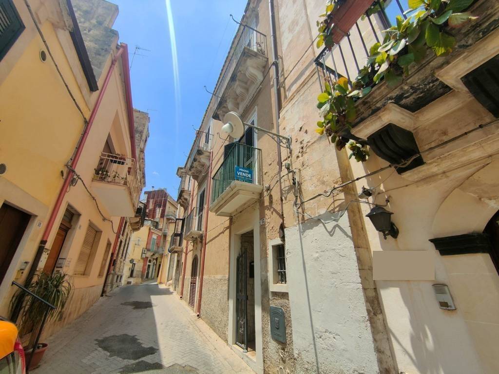 Appartamento a Ragusa in Via Giacomo Sammito, 13 - Foto 2
