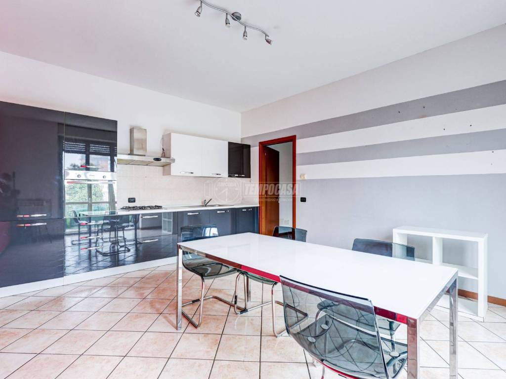 Appartamento a Castelletto sopra ticino in Via Belfanti - Foto 4