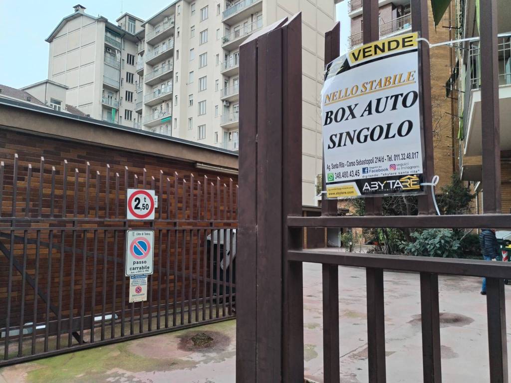 Box / garage a Torino in Via Montezemolo, 31 - Foto 2