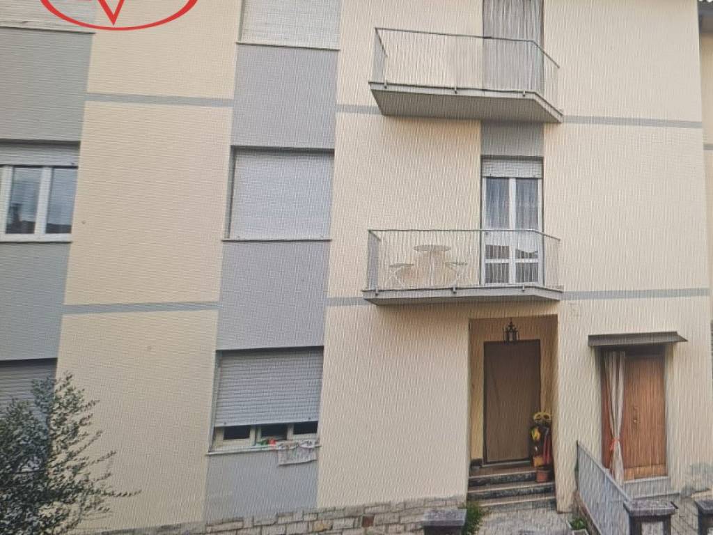 Appartamento a Montevarchi in Via Montegrappa - Foto 2