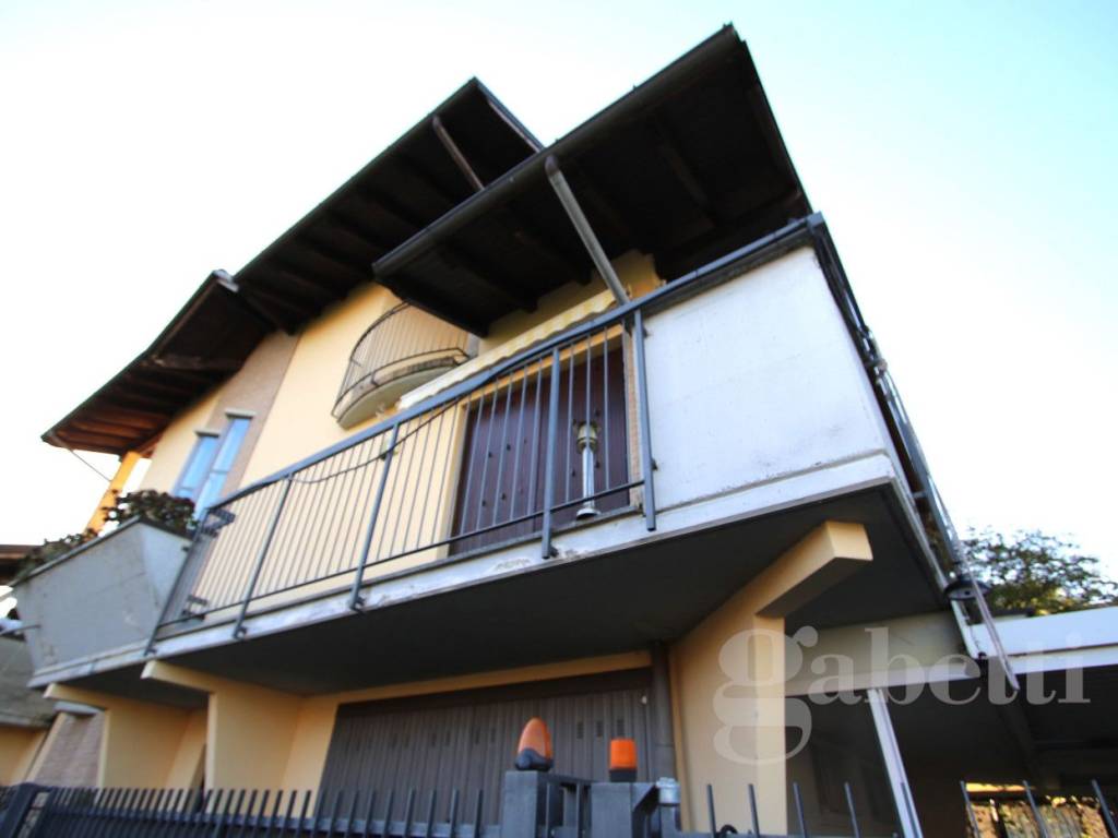 Villa a Lonate pozzolo in via Leopardi, 8 - Foto 3