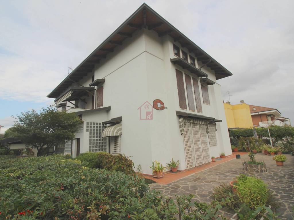 Villa a Vercelli in Via Giovanni Tavallini, 9 - Foto 2